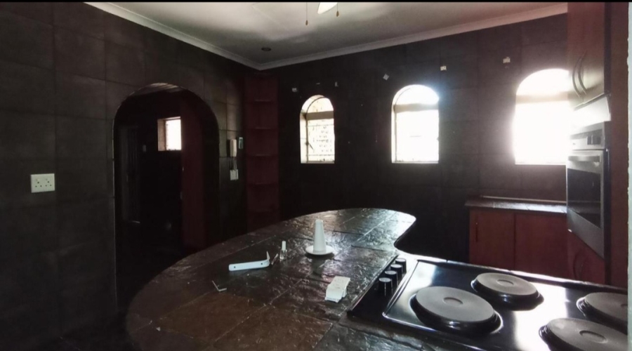 4 Bedroom Property for Sale in Dorandia Gauteng
