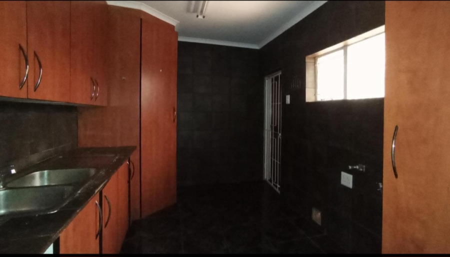 4 Bedroom Property for Sale in Dorandia Gauteng