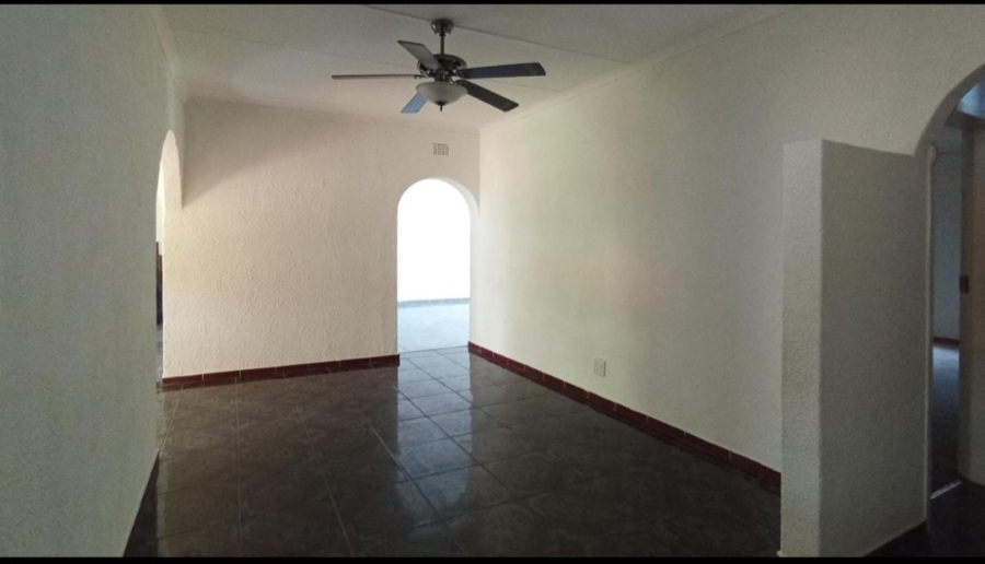 4 Bedroom Property for Sale in Dorandia Gauteng