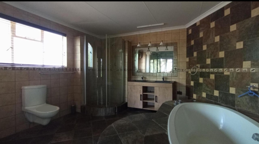 4 Bedroom Property for Sale in Dorandia Gauteng