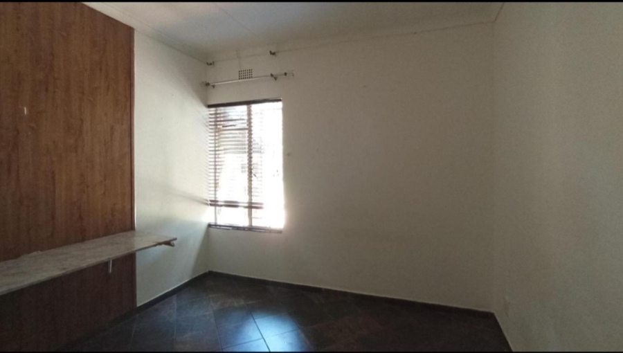 4 Bedroom Property for Sale in Dorandia Gauteng