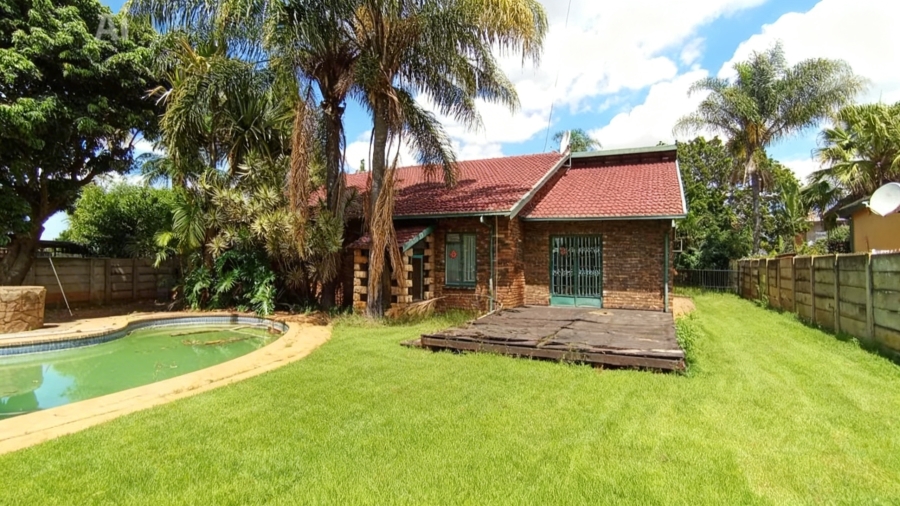 4 Bedroom Property for Sale in Dorandia Gauteng