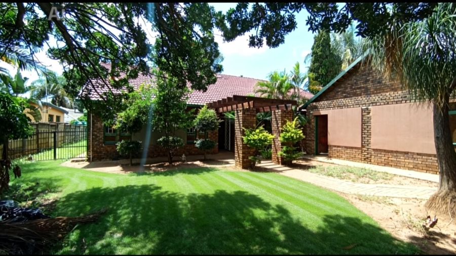 4 Bedroom Property for Sale in Dorandia Gauteng