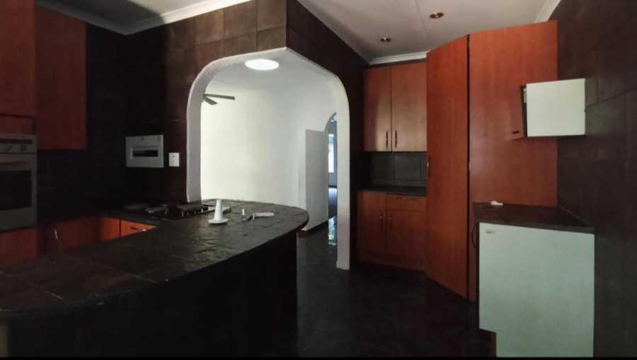 4 Bedroom Property for Sale in Dorandia Gauteng