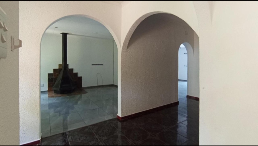 4 Bedroom Property for Sale in Dorandia Gauteng