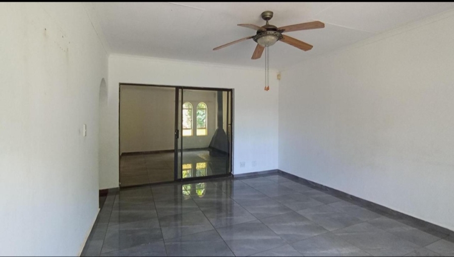 4 Bedroom Property for Sale in Dorandia Gauteng