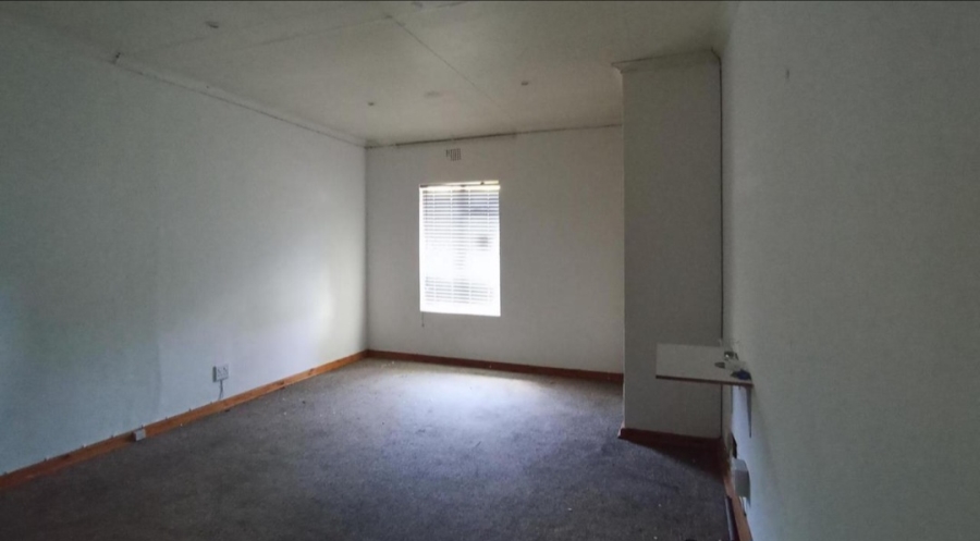 4 Bedroom Property for Sale in Dorandia Gauteng