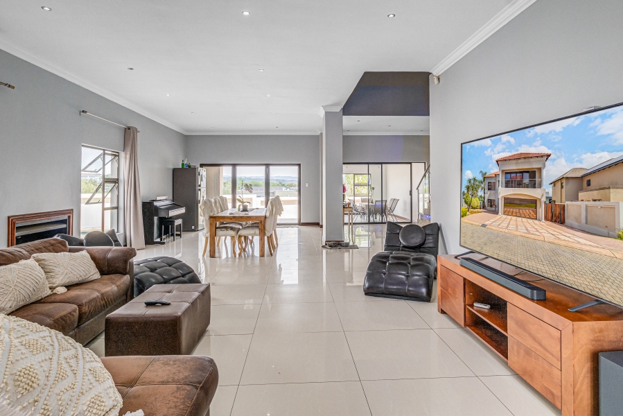 5 Bedroom Property for Sale in Broadacres Gauteng