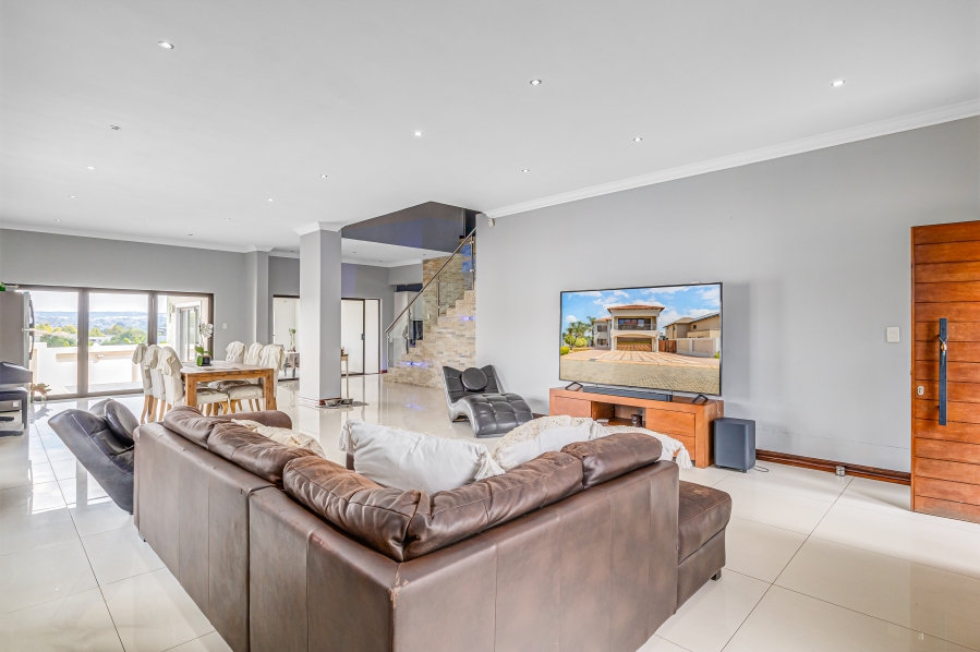 5 Bedroom Property for Sale in Broadacres Gauteng