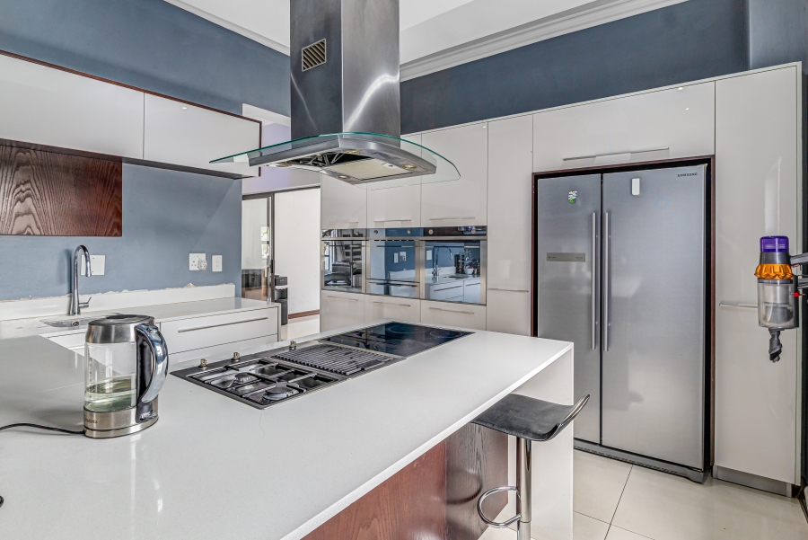 5 Bedroom Property for Sale in Broadacres Gauteng