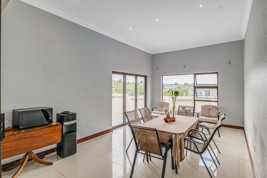 5 Bedroom Property for Sale in Broadacres Gauteng