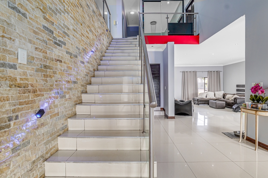 5 Bedroom Property for Sale in Broadacres Gauteng