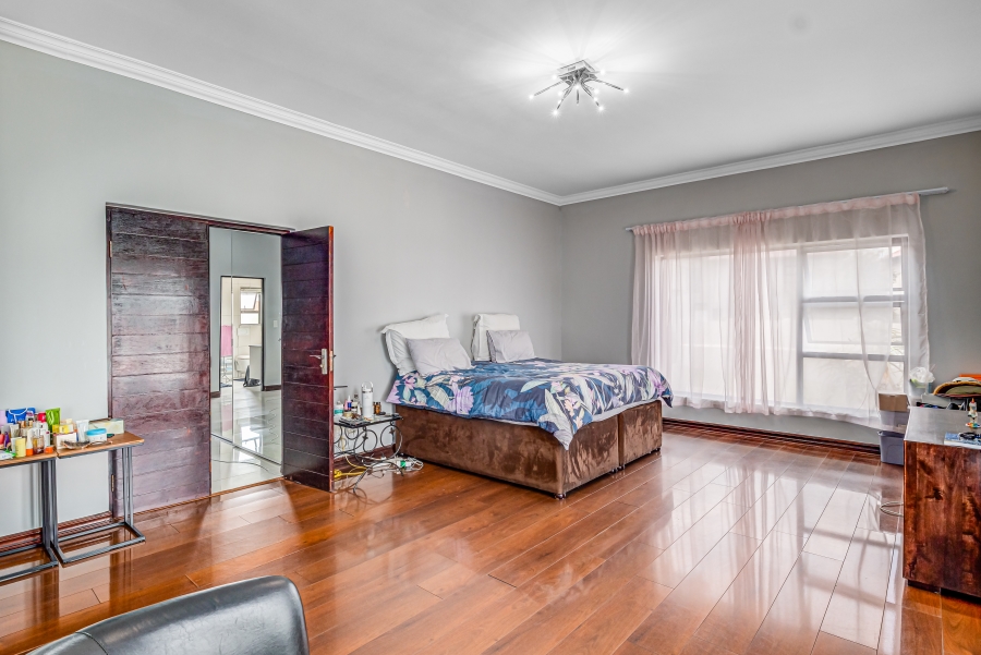 5 Bedroom Property for Sale in Broadacres Gauteng