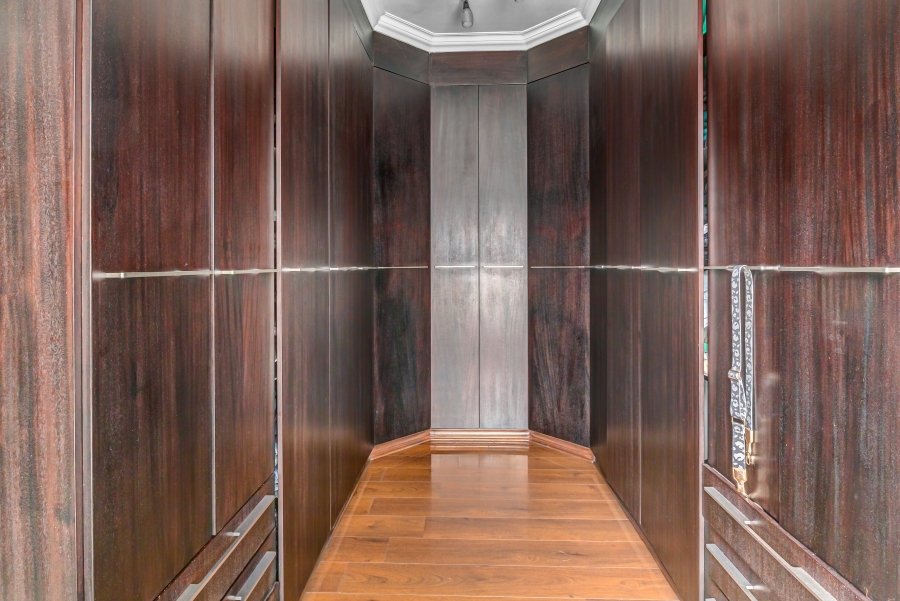 5 Bedroom Property for Sale in Broadacres Gauteng