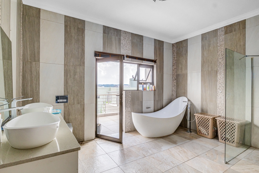 5 Bedroom Property for Sale in Broadacres Gauteng