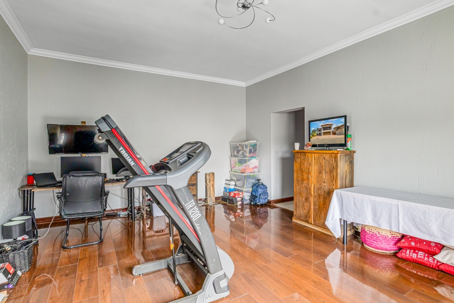 5 Bedroom Property for Sale in Broadacres Gauteng