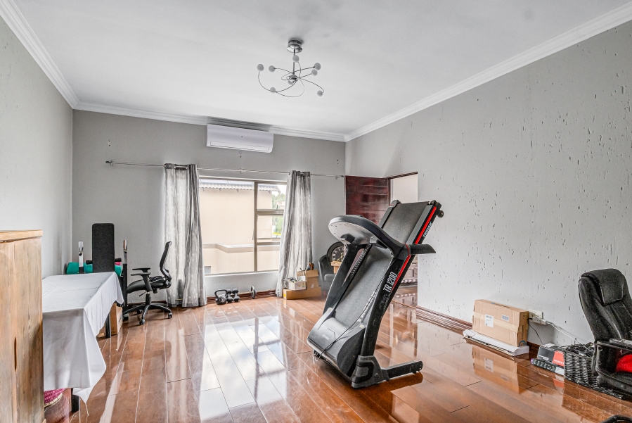 5 Bedroom Property for Sale in Broadacres Gauteng