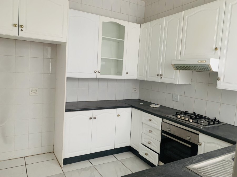 To Let 1 Bedroom Property for Rent in Killarney Gauteng