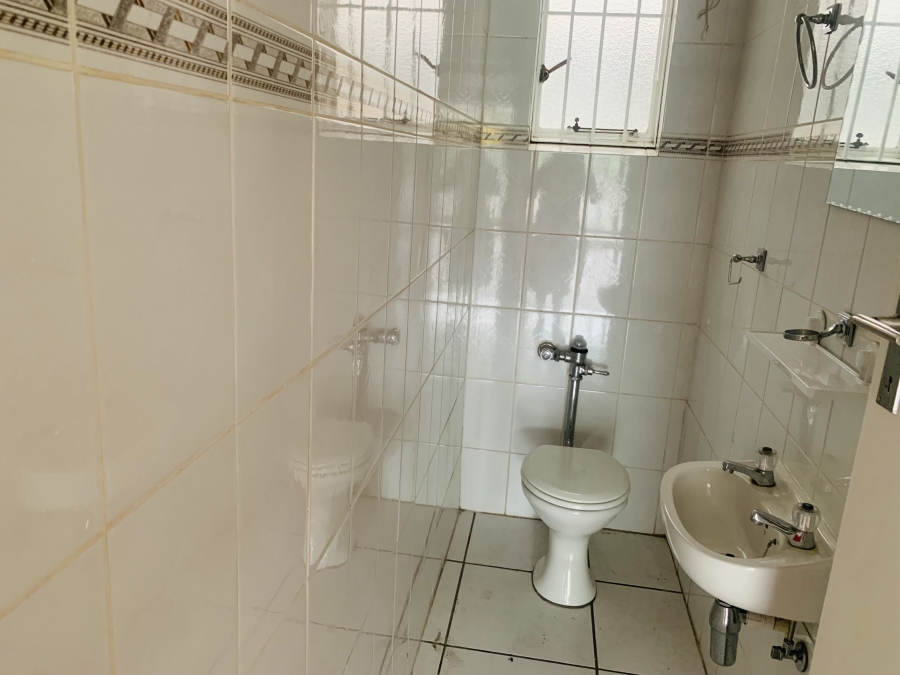 To Let 1 Bedroom Property for Rent in Killarney Gauteng