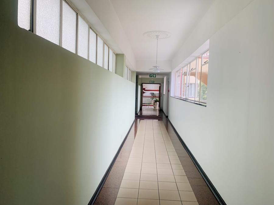 To Let 1 Bedroom Property for Rent in Killarney Gauteng