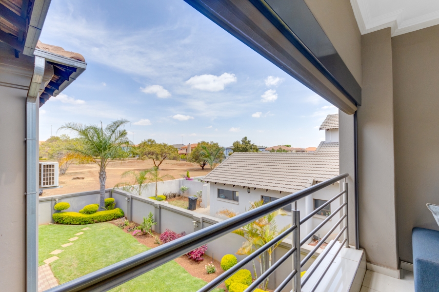 To Let 5 Bedroom Property for Rent in Heuwelsig Estate Gauteng