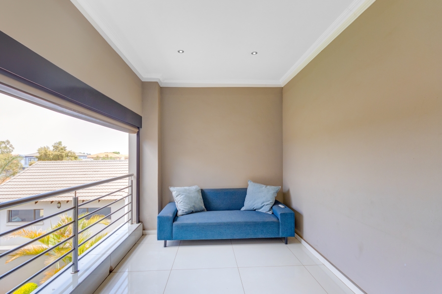 To Let 5 Bedroom Property for Rent in Heuwelsig Estate Gauteng