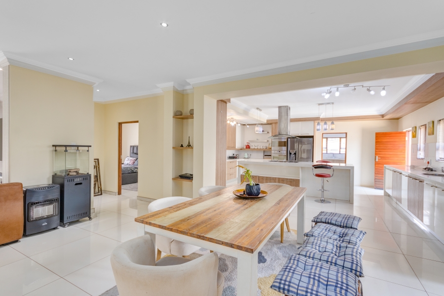 To Let 5 Bedroom Property for Rent in Heuwelsig Estate Gauteng