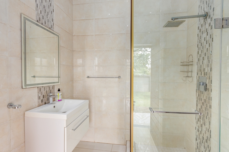 To Let 5 Bedroom Property for Rent in Heuwelsig Estate Gauteng