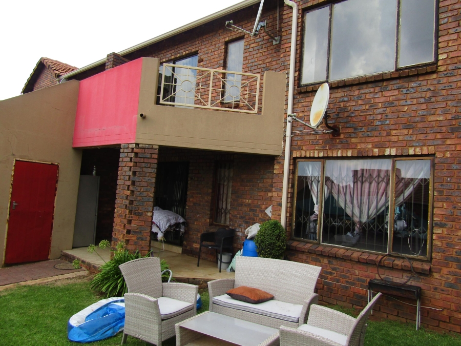 2 Bedroom Property for Sale in Mondeor Gauteng