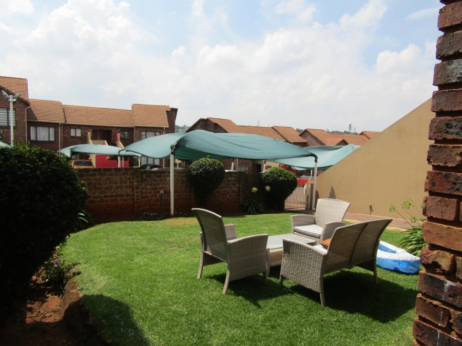 2 Bedroom Property for Sale in Mondeor Gauteng