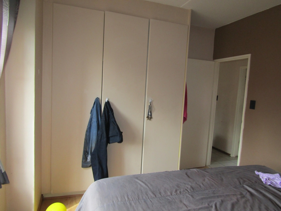 2 Bedroom Property for Sale in Mondeor Gauteng