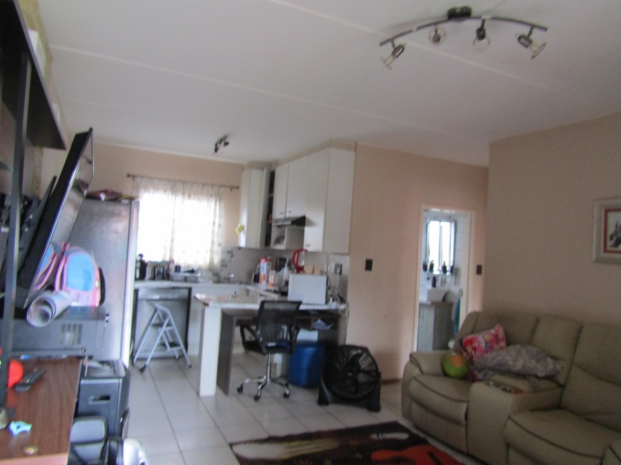 2 Bedroom Property for Sale in Mondeor Gauteng