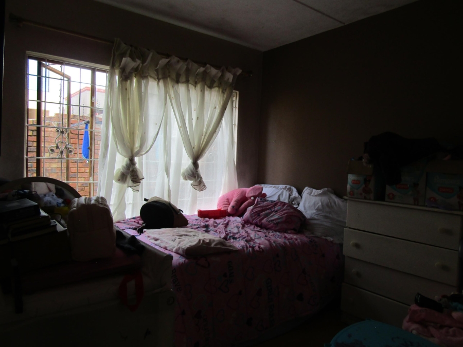 2 Bedroom Property for Sale in Mondeor Gauteng