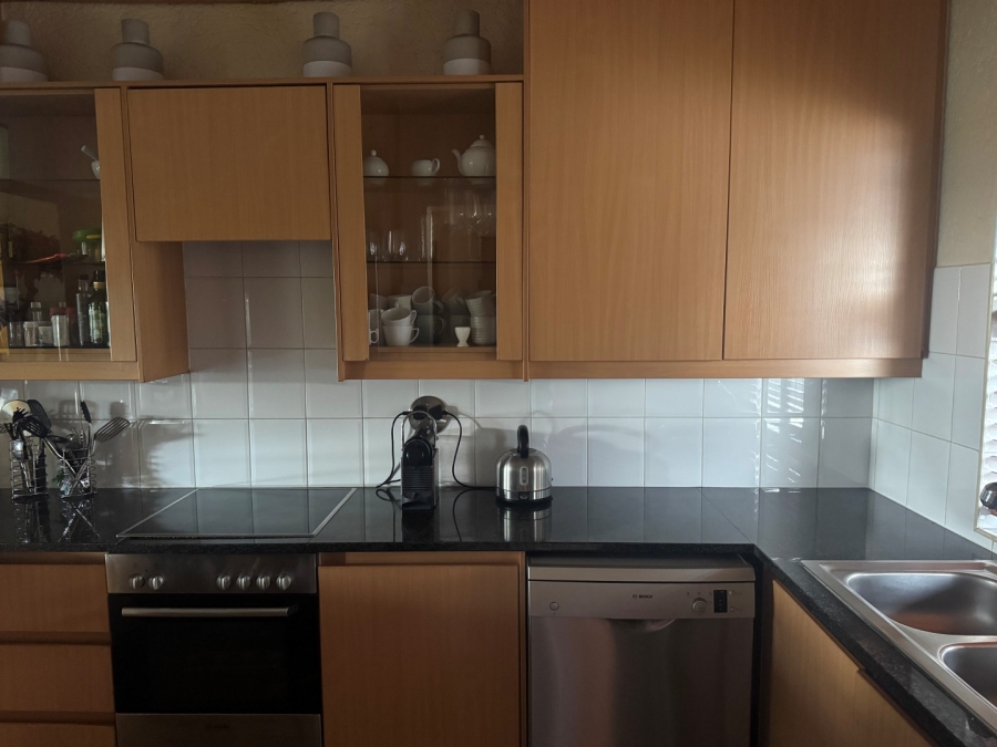 To Let 2 Bedroom Property for Rent in Benmore Gardens Gauteng