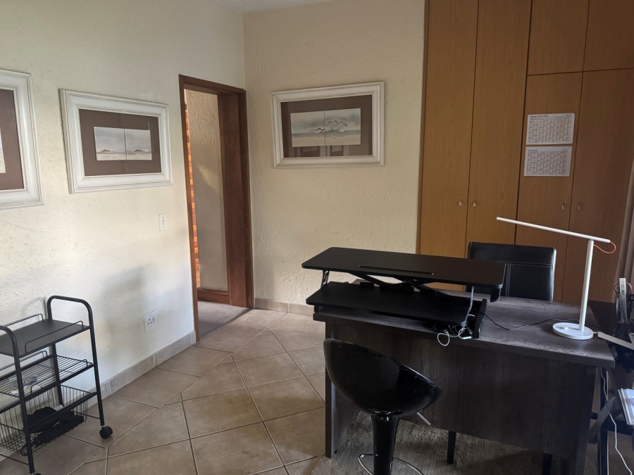 To Let 2 Bedroom Property for Rent in Benmore Gardens Gauteng