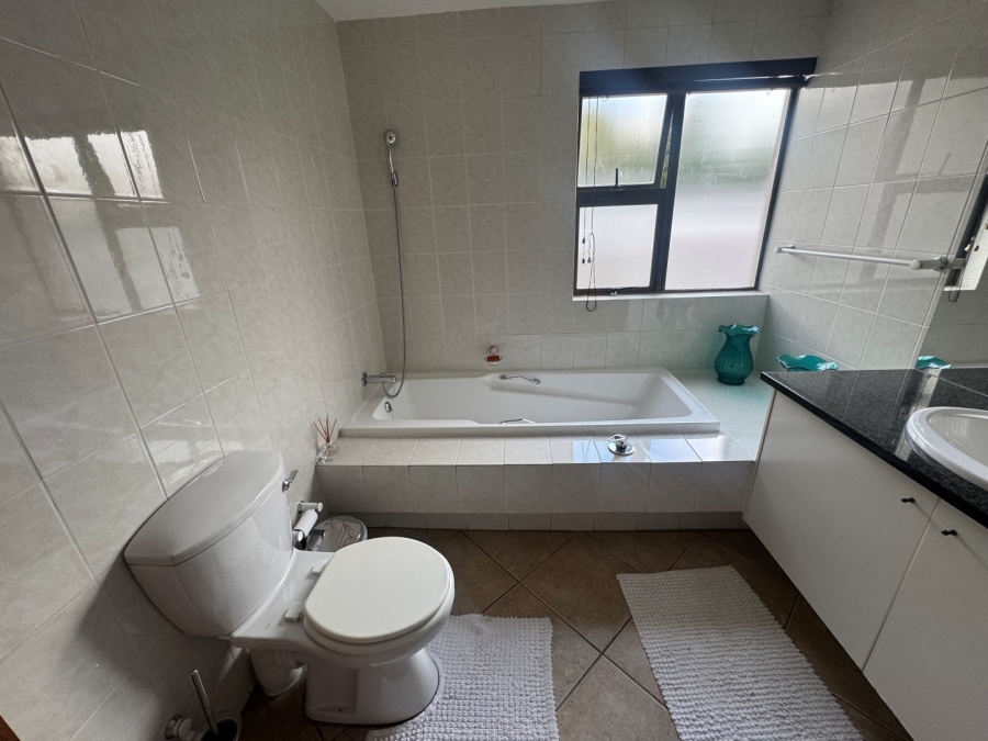 To Let 2 Bedroom Property for Rent in Benmore Gardens Gauteng