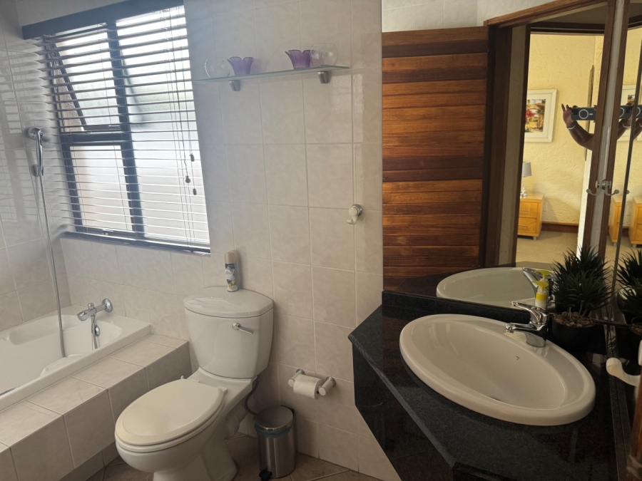 To Let 2 Bedroom Property for Rent in Benmore Gardens Gauteng