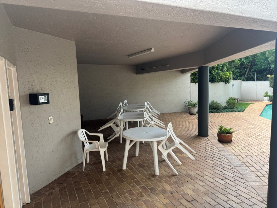 To Let 2 Bedroom Property for Rent in Benmore Gardens Gauteng