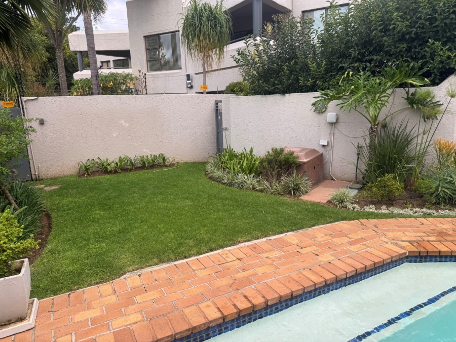 To Let 2 Bedroom Property for Rent in Benmore Gardens Gauteng