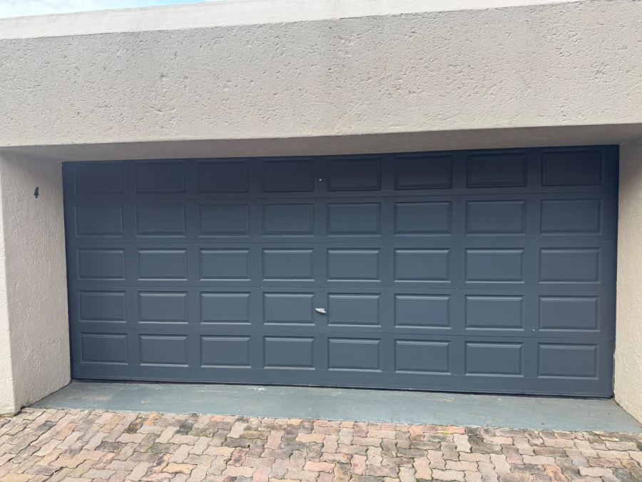 To Let 2 Bedroom Property for Rent in Benmore Gardens Gauteng