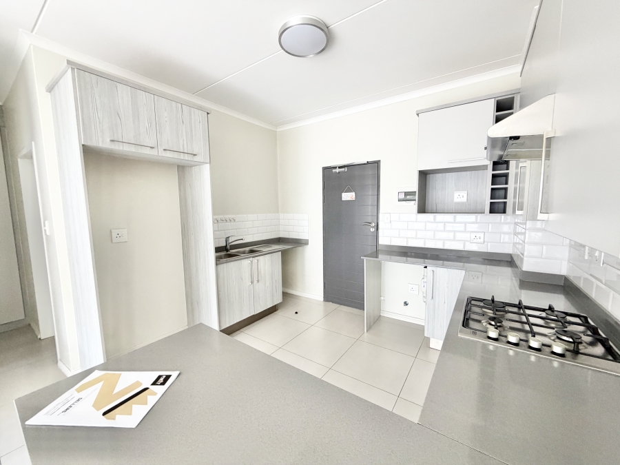 2 Bedroom Property for Sale in Erand Gardens Gauteng