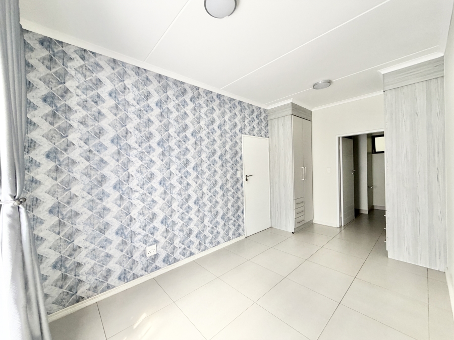 2 Bedroom Property for Sale in Erand Gardens Gauteng