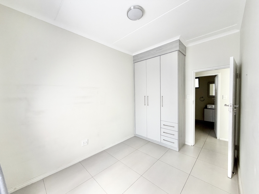 2 Bedroom Property for Sale in Erand Gardens Gauteng