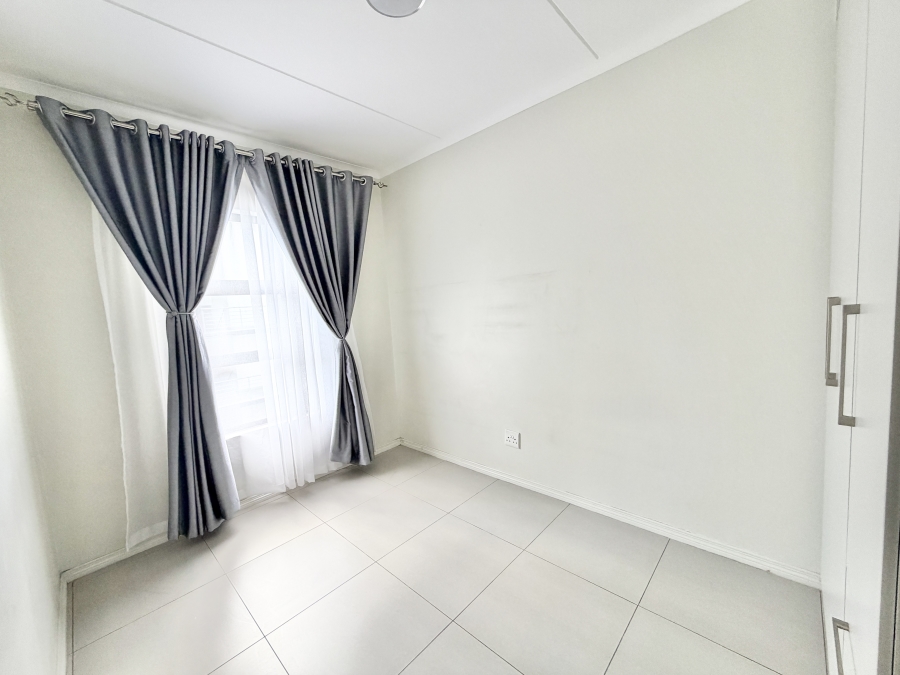 2 Bedroom Property for Sale in Erand Gardens Gauteng