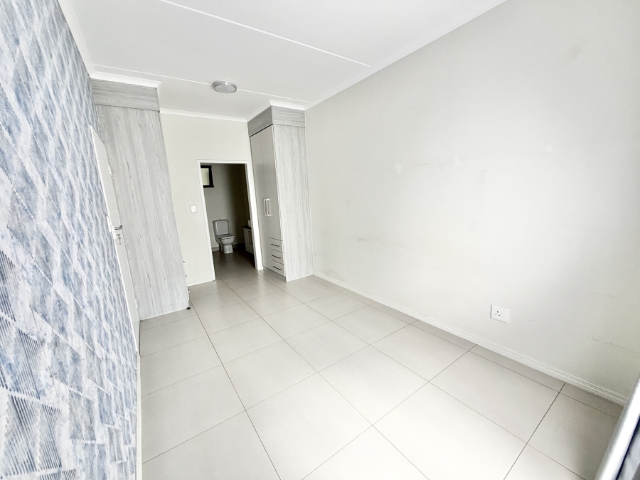 To Let 2 Bedroom Property for Rent in Erand Gardens Gauteng