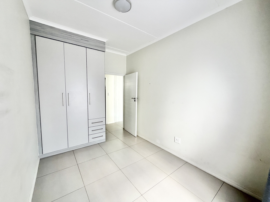 To Let 2 Bedroom Property for Rent in Erand Gardens Gauteng