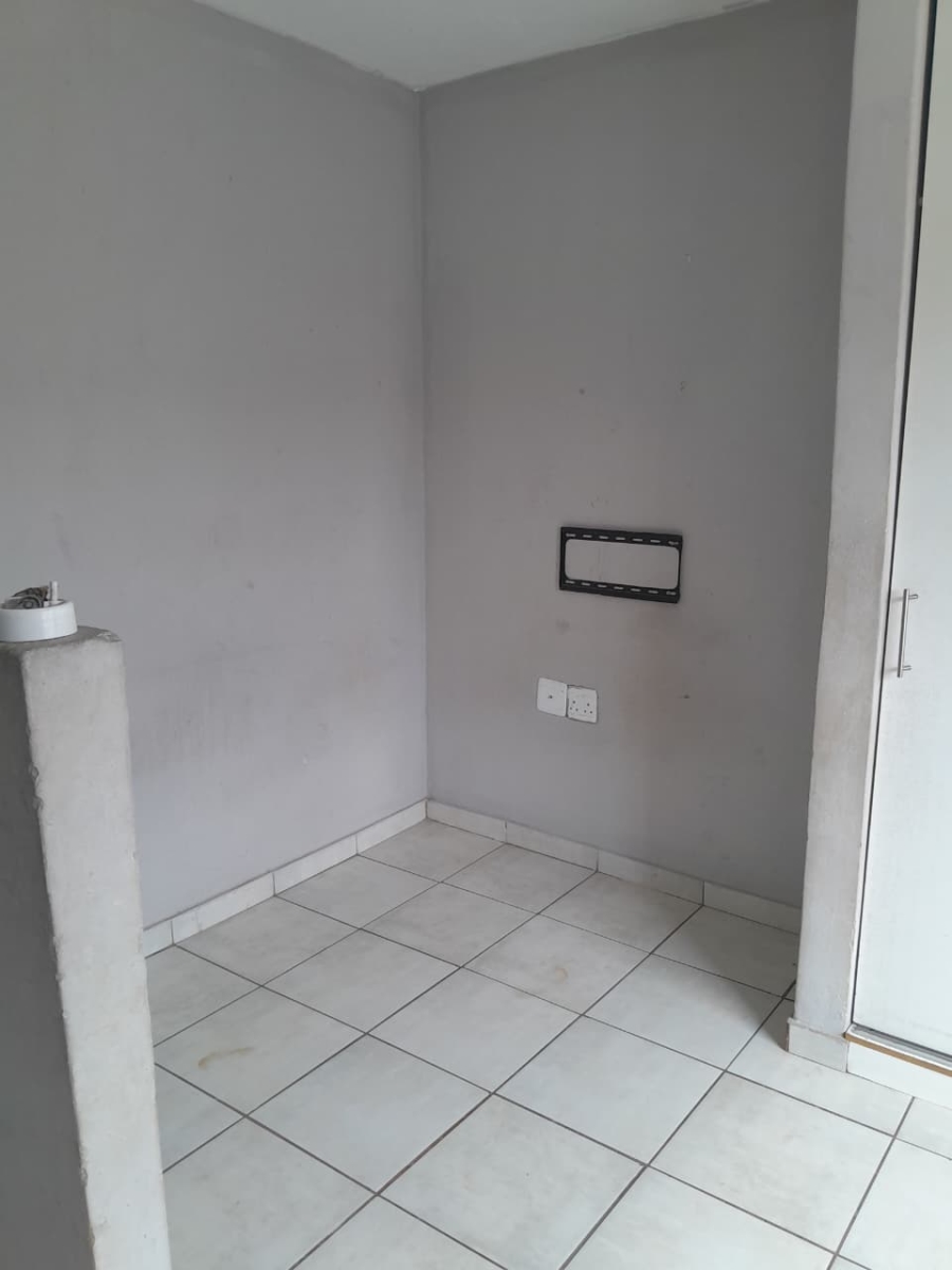 16 Bedroom Property for Sale in Cosmo City Gauteng