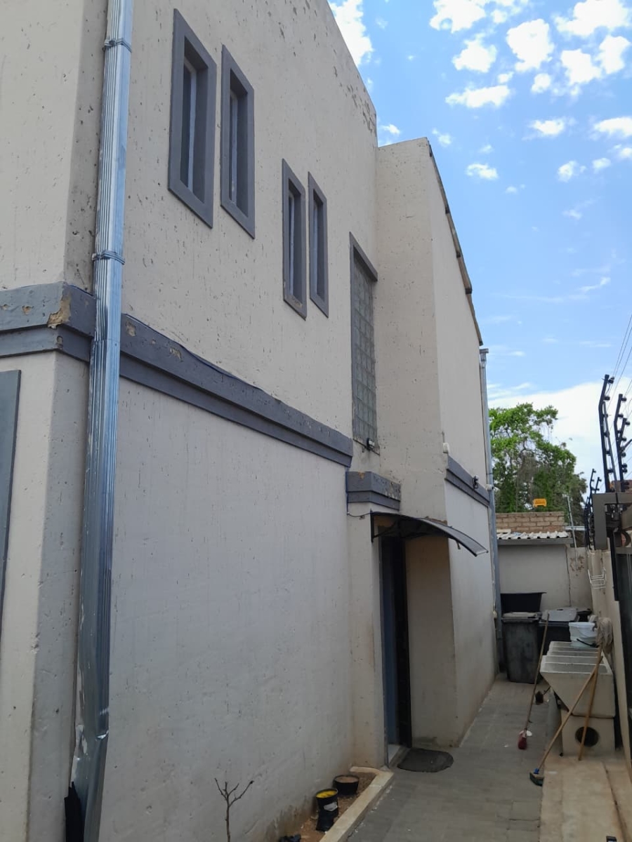 16 Bedroom Property for Sale in Cosmo City Gauteng