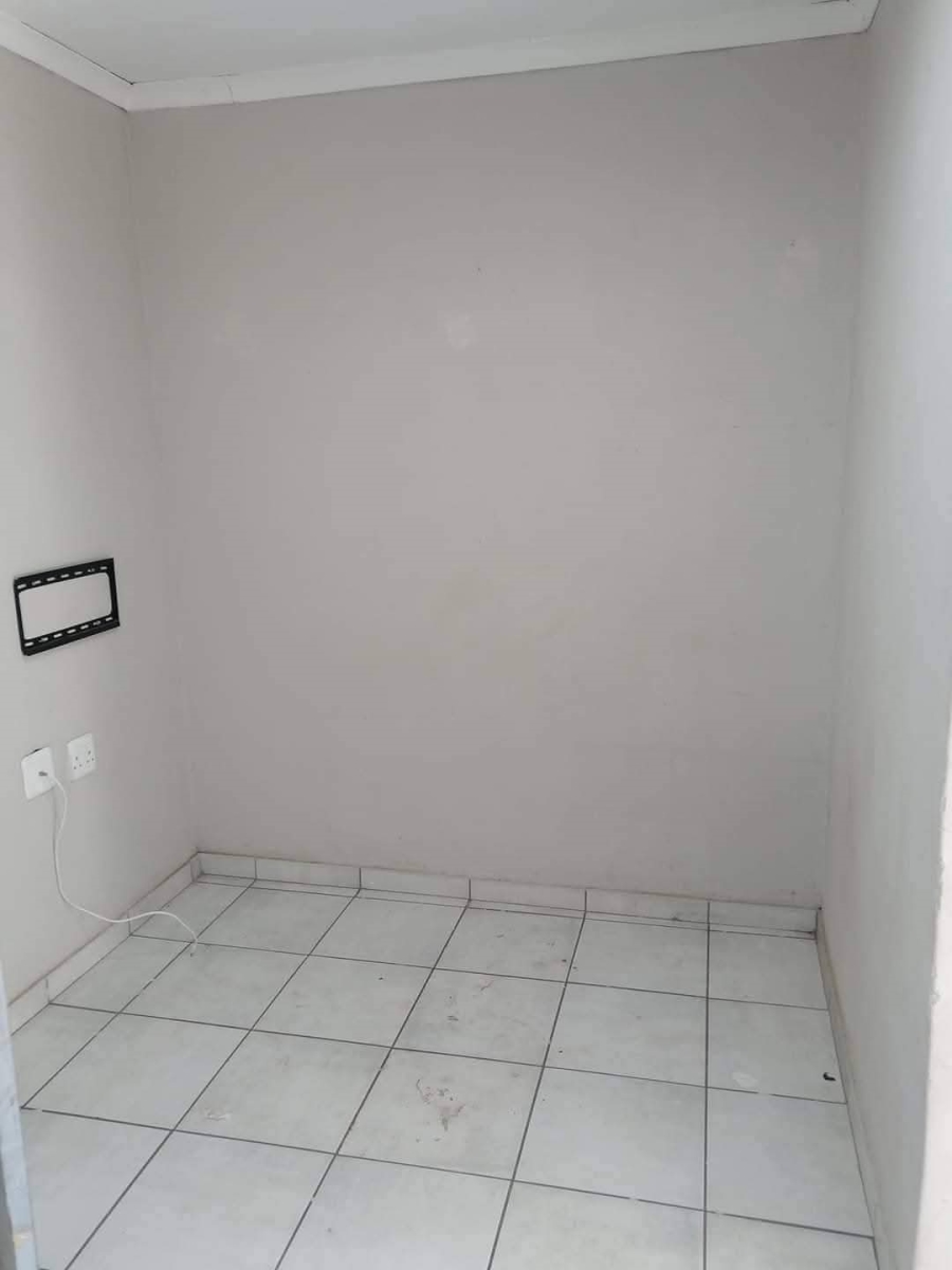 16 Bedroom Property for Sale in Cosmo City Gauteng