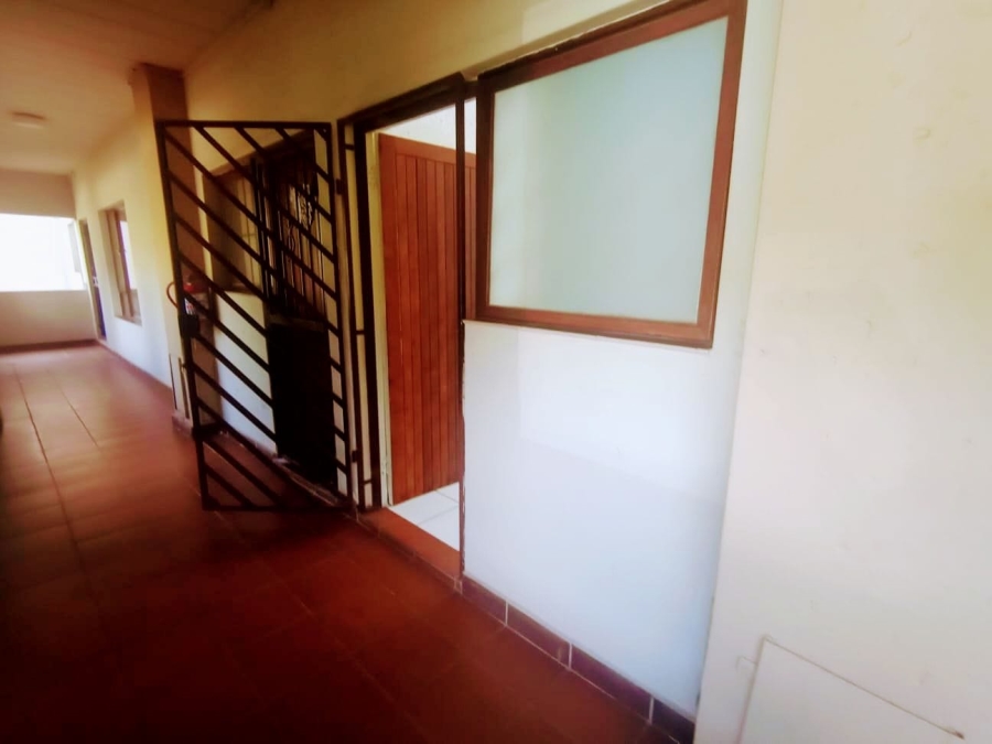 To Let 1 Bedroom Property for Rent in Constantia Kloof Gauteng